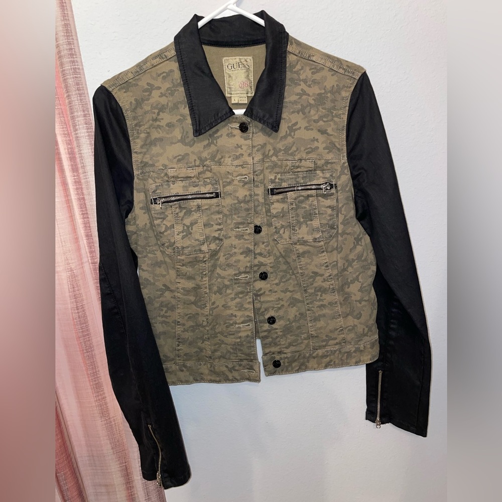 Guess Huntress Denim Jacket Camo Print - size large